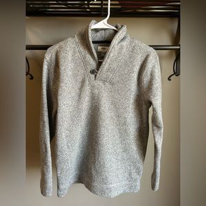 Boys Old Navy pullover sweater/sweatshirt